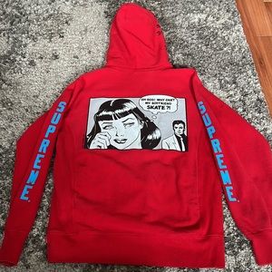 Supreme sweatshirt size medium